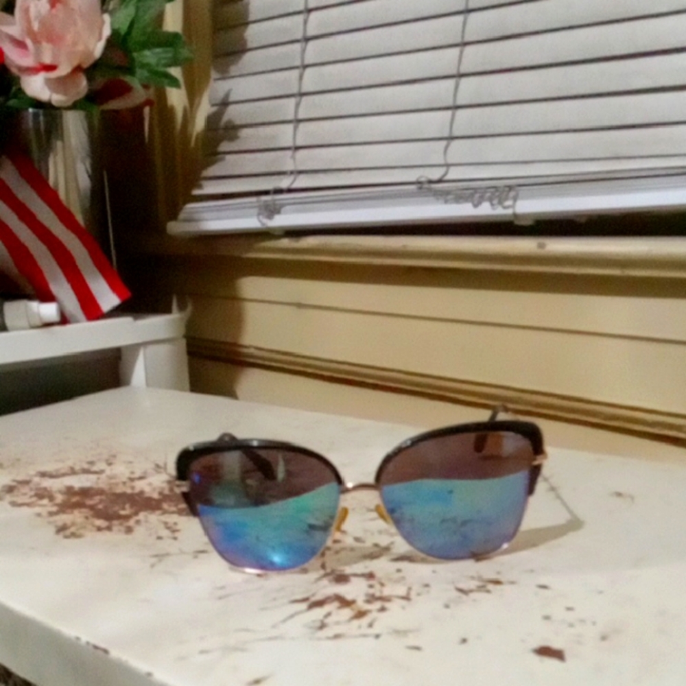Stylish Black and Blue Sunglasses